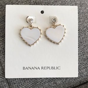 NWT BR Heart shaped earrings